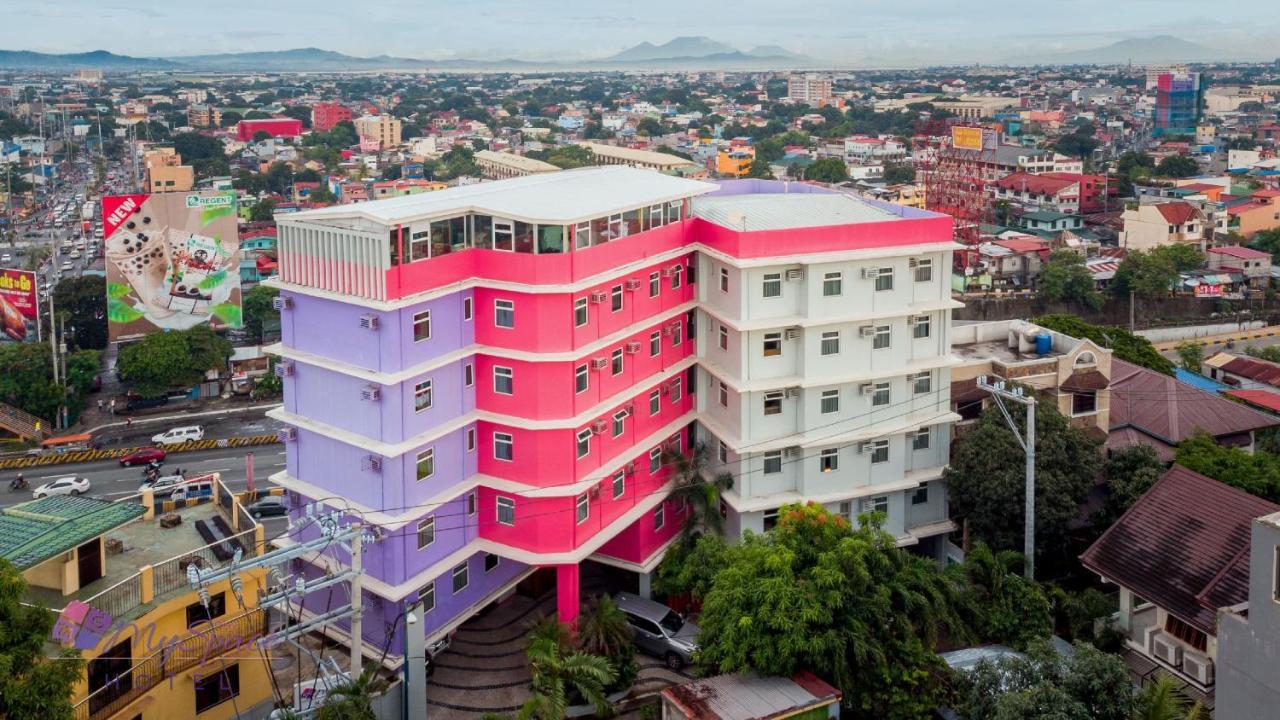 Myspace Hotel @Bgc Pasig City Екстериор снимка