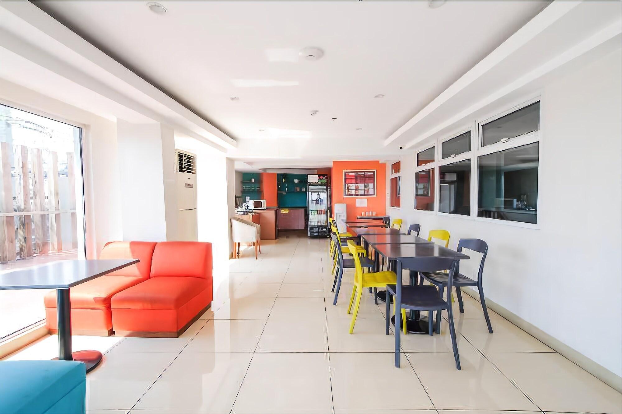 Myspace Hotel @Bgc Pasig City Екстериор снимка