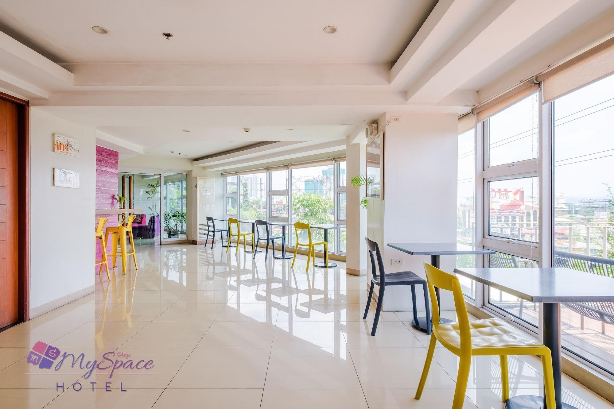 Myspace Hotel @Bgc Pasig City Екстериор снимка