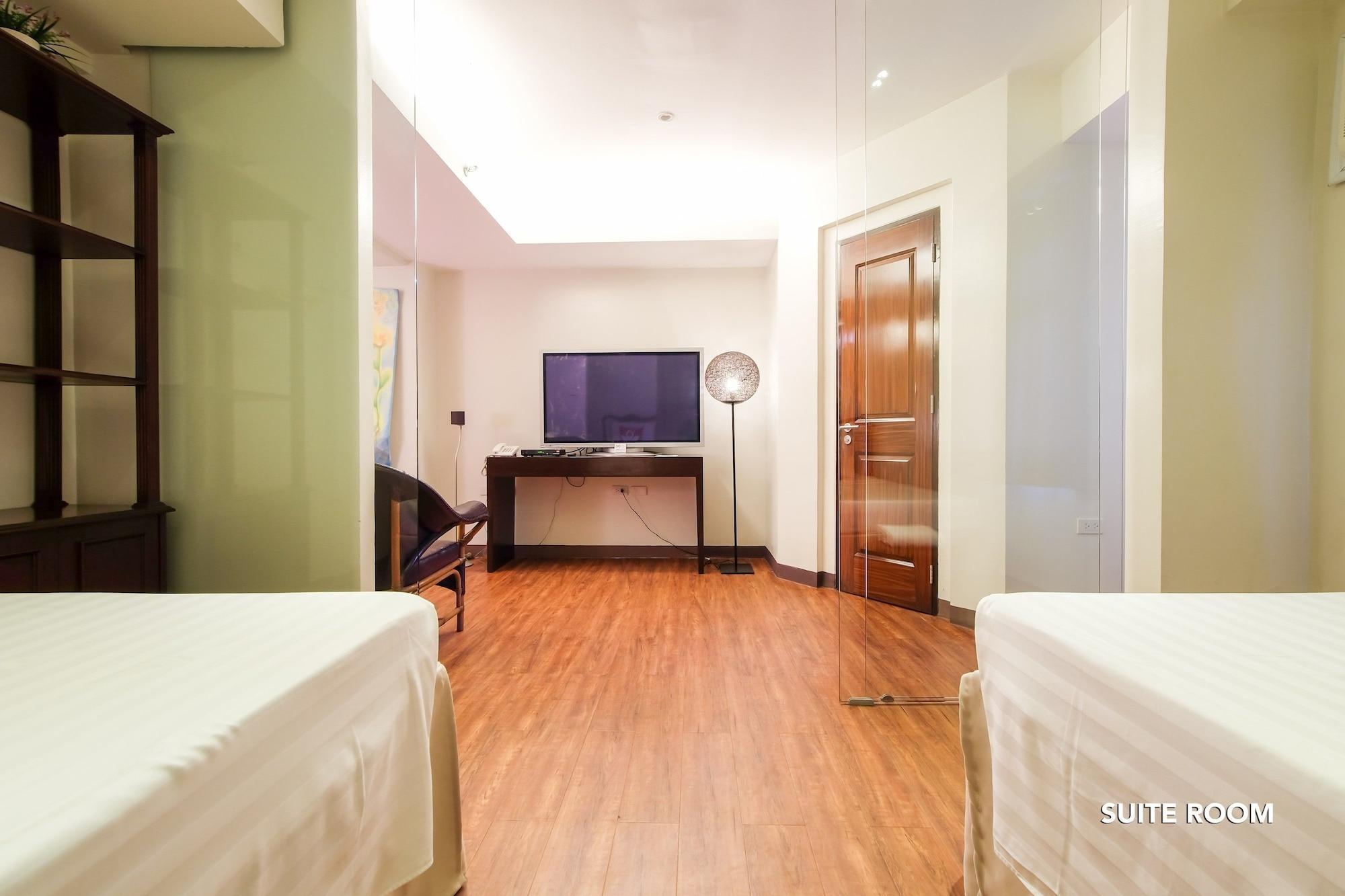 Myspace Hotel @Bgc Pasig City Екстериор снимка