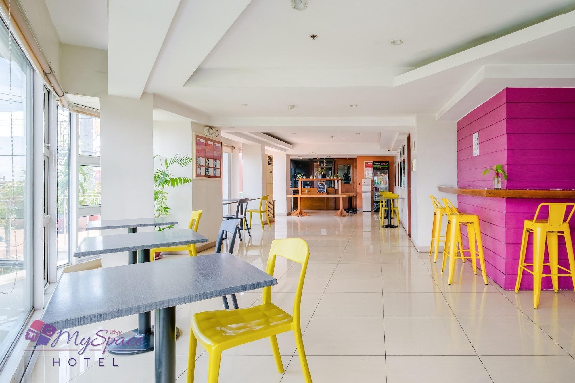 Myspace Hotel @Bgc Pasig City Екстериор снимка