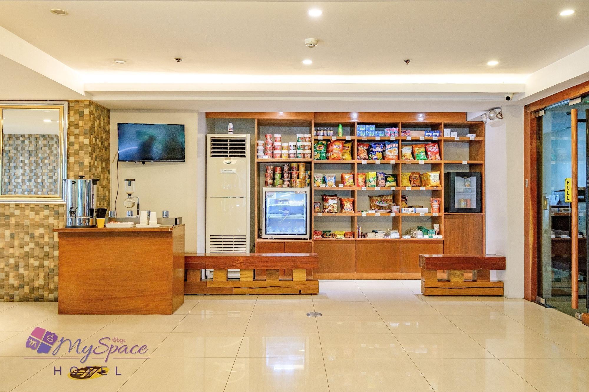 Myspace Hotel @Bgc Pasig City Екстериор снимка
